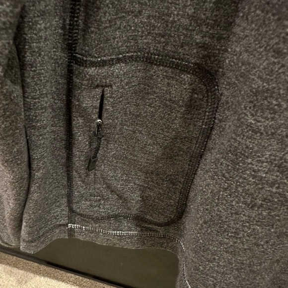 Men’s Lululemon pullover - Picture 3 of 4
